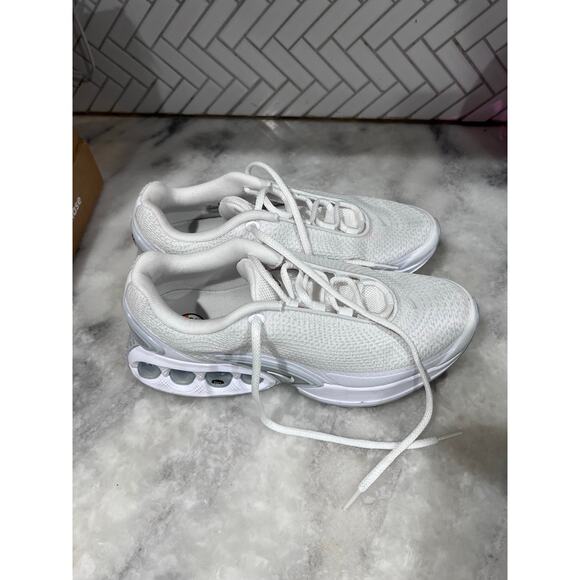 Nike Air Max Dn White Men’s 9 FJ3145-102 Running Shoes Sneaker Triple White - Picture 11 of 12